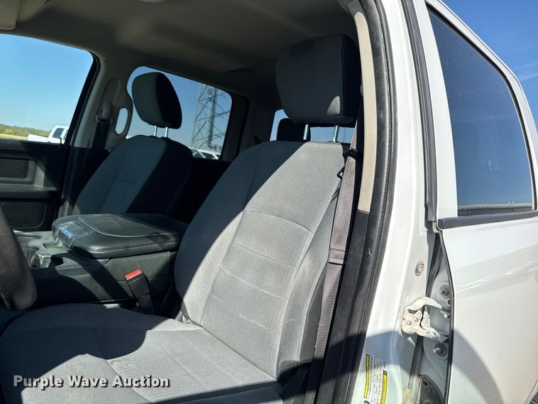 image for item ER0476 2021 RAM 1500 Crew Cab pickup truck