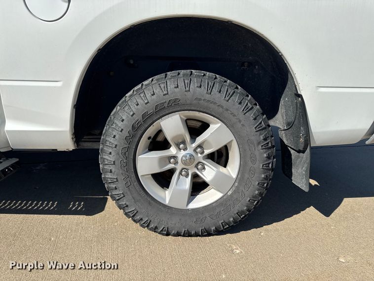 image for item ER0476 2021 RAM 1500 Crew Cab pickup truck