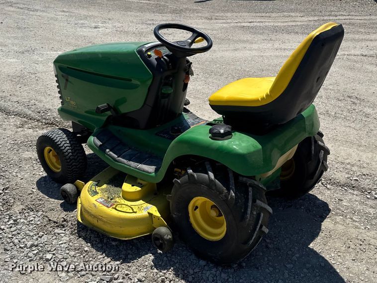 image for item ER0477 John Deere LT180 lawn mower