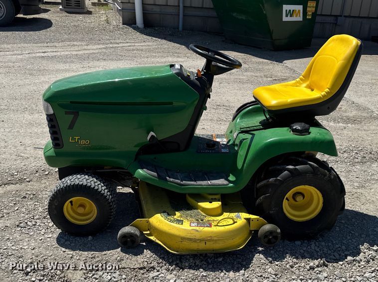 image for item ER0477 John Deere LT180 lawn mower