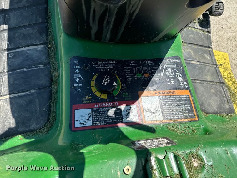 image for item ER0477 John Deere LT180 lawn mower
