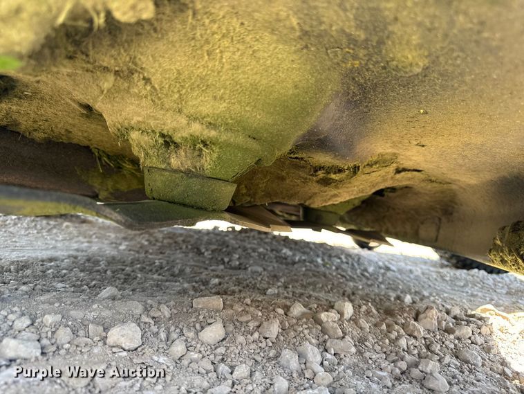 image for item ER0477 John Deere LT180 lawn mower