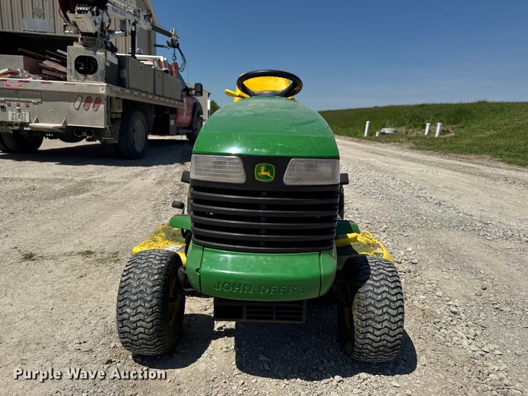 image for item ER0477 John Deere LT180 lawn mower