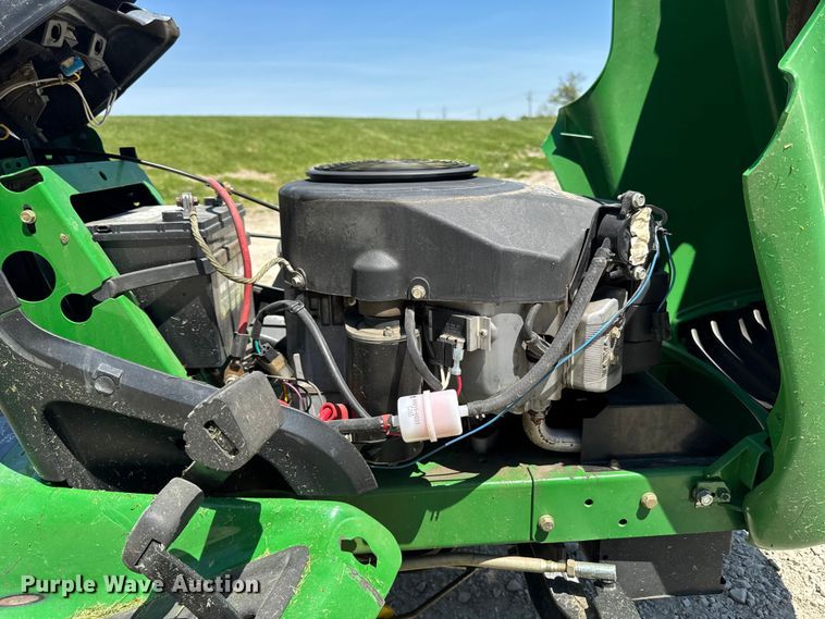 image for item ER0477 John Deere LT180 lawn mower