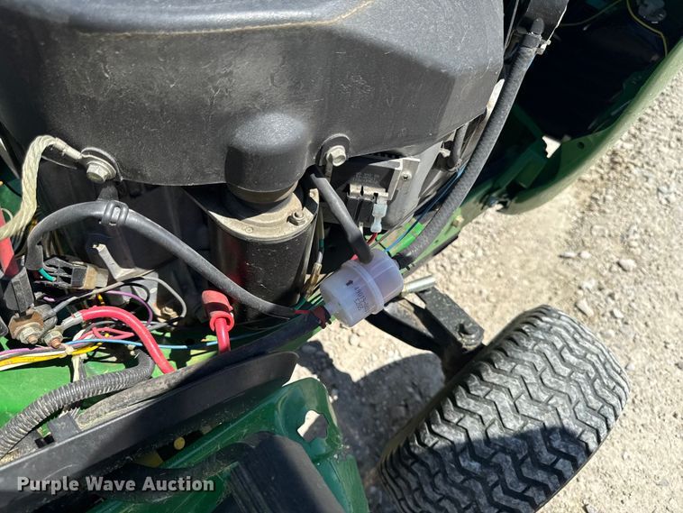image for item ER0477 John Deere LT180 lawn mower