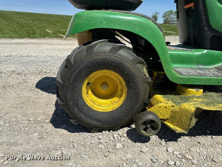 image for item ER0477 John Deere LT180 lawn mower