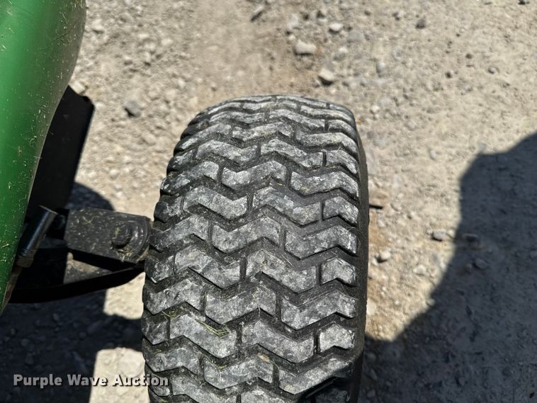 image for item ER0477 John Deere LT180 lawn mower