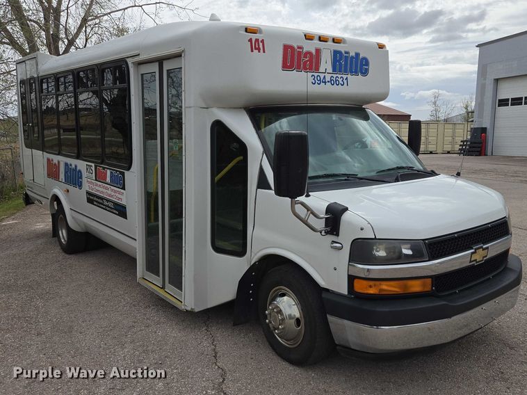 image for item ER1507 2014 Chevrolet Aerotech 4500 Express shuttle bus