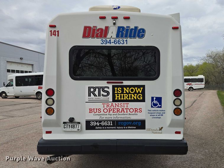 image for item ER1507 2014 Chevrolet Aerotech 4500 Express shuttle bus