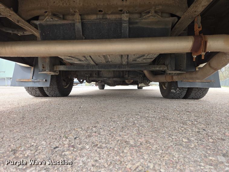 image for item ER1507 2014 Chevrolet Aerotech 4500 Express shuttle bus