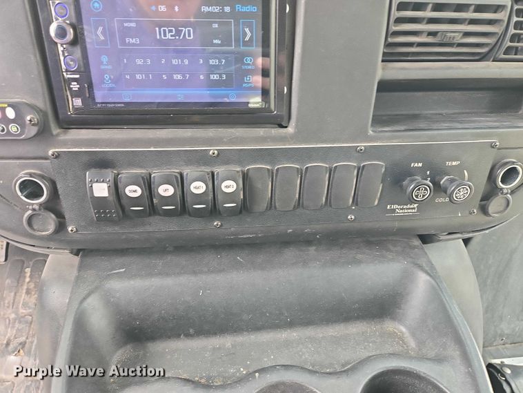 image for item ER1507 2014 Chevrolet Aerotech 4500 Express shuttle bus