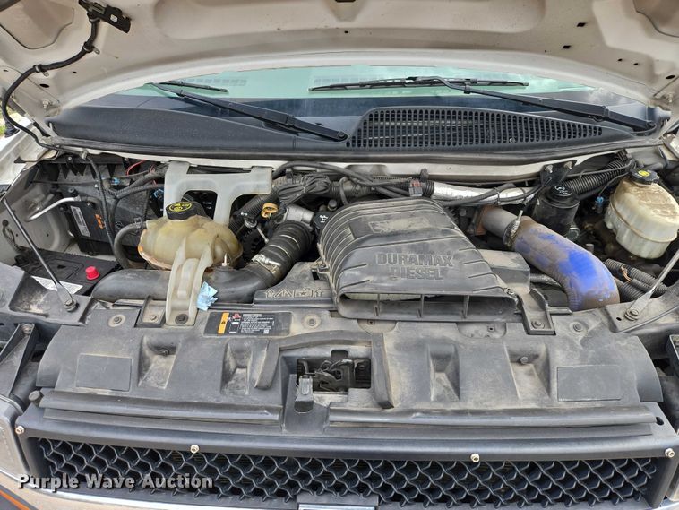 image for item ER1507 2014 Chevrolet Aerotech 4500 Express shuttle bus