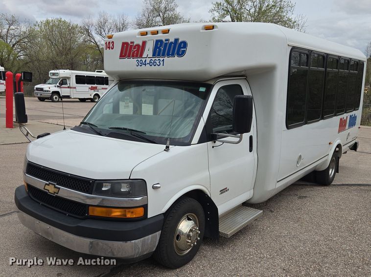 image for item ER1508 2014 Chevrolet Aerotech 4500 Express shuttle bus