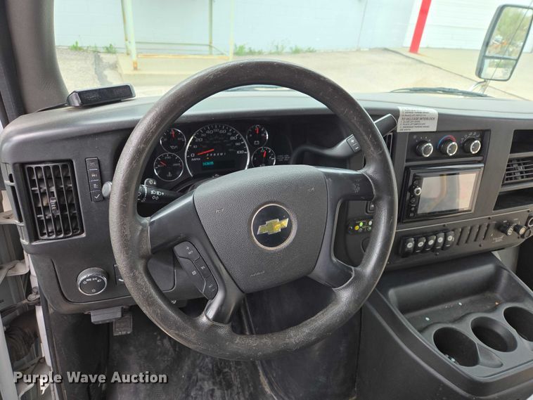 image for item ER1508 2014 Chevrolet Aerotech 4500 Express shuttle bus