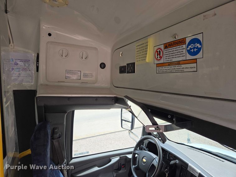 image for item ER1508 2014 Chevrolet Aerotech 4500 Express shuttle bus