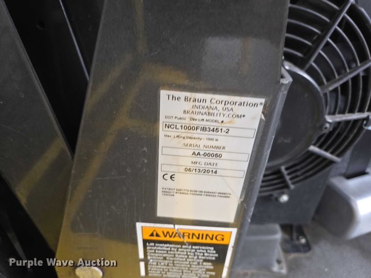image for item ER1508 2014 Chevrolet Aerotech 4500 Express shuttle bus