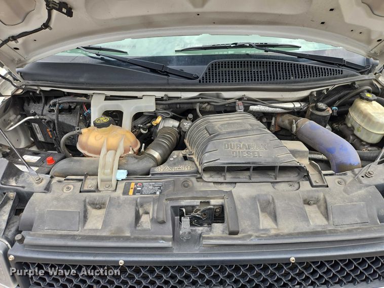 image for item ER1508 2014 Chevrolet Aerotech 4500 Express shuttle bus