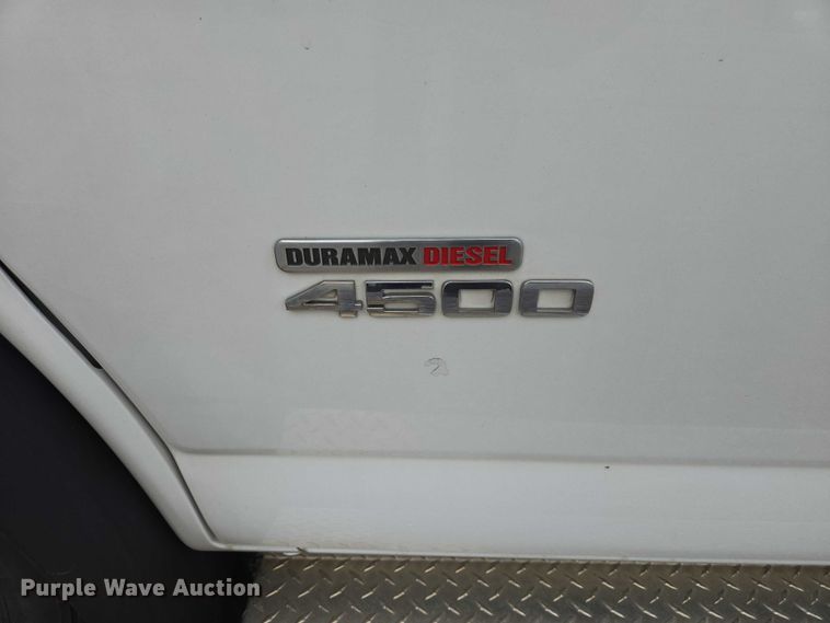 image for item ER1508 2014 Chevrolet Aerotech 4500 Express shuttle bus