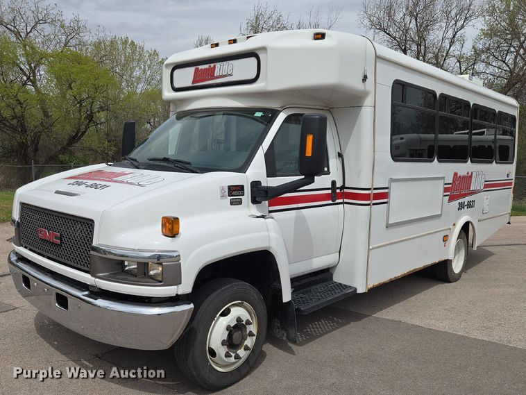 image for item ER1509 2008 GMC Glaval C4500 shuttle bus