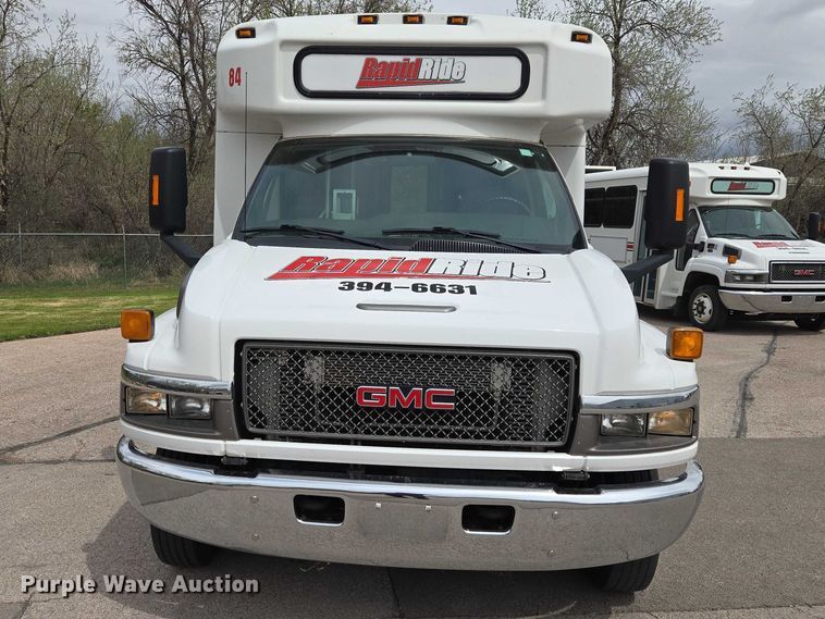 image for item ER1509 2008 GMC Glaval C4500 shuttle bus