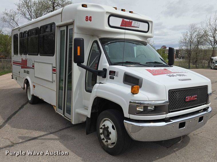 image for item ER1509 2008 GMC Glaval C4500 shuttle bus
