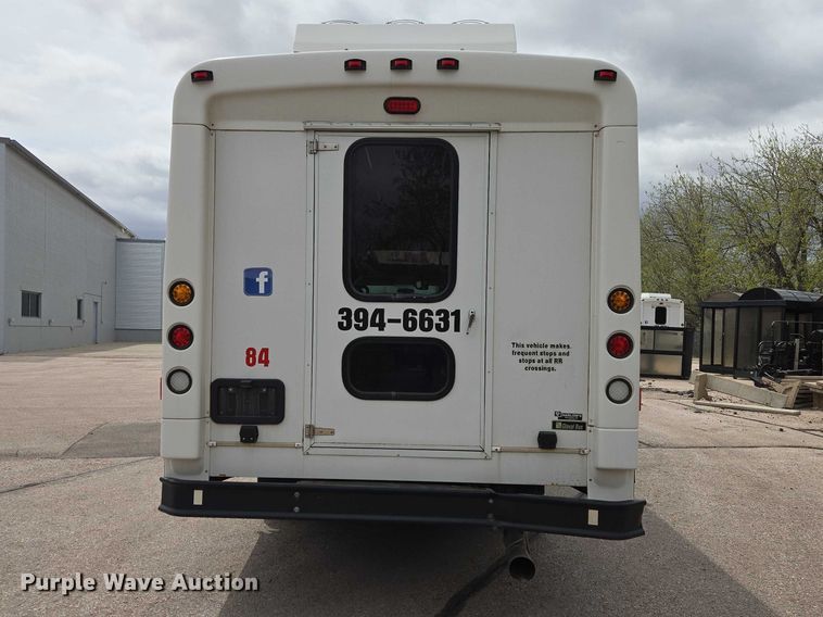 image for item ER1509 2008 GMC Glaval C4500 shuttle bus