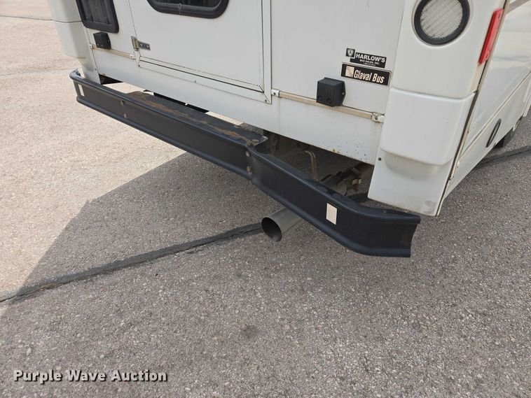 image for item ER1509 2008 GMC Glaval C4500 shuttle bus