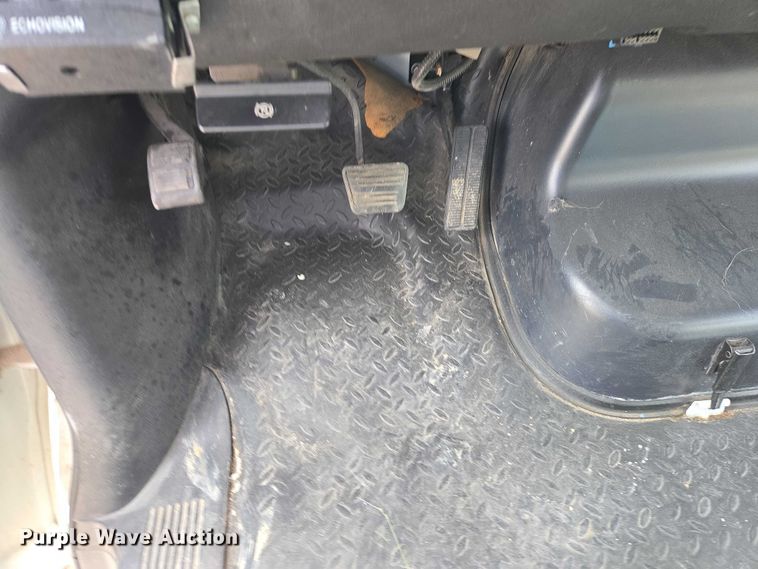 image for item ER1509 2008 GMC Glaval C4500 shuttle bus