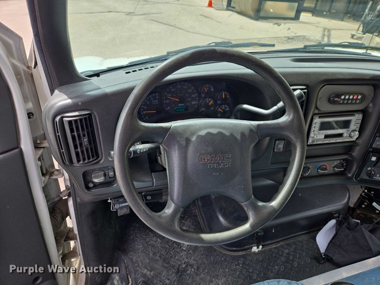 image for item ER1509 2008 GMC Glaval C4500 shuttle bus