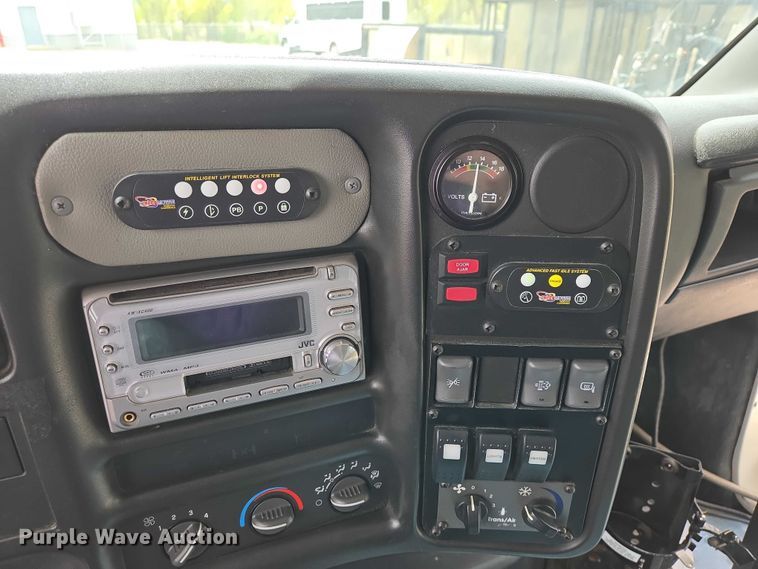 image for item ER1509 2008 GMC Glaval C4500 shuttle bus