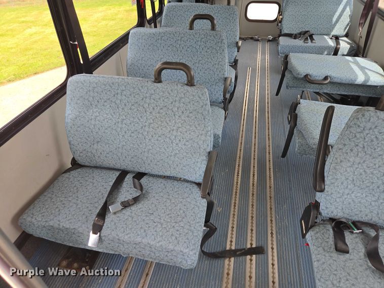 image for item ER1509 2008 GMC Glaval C4500 shuttle bus