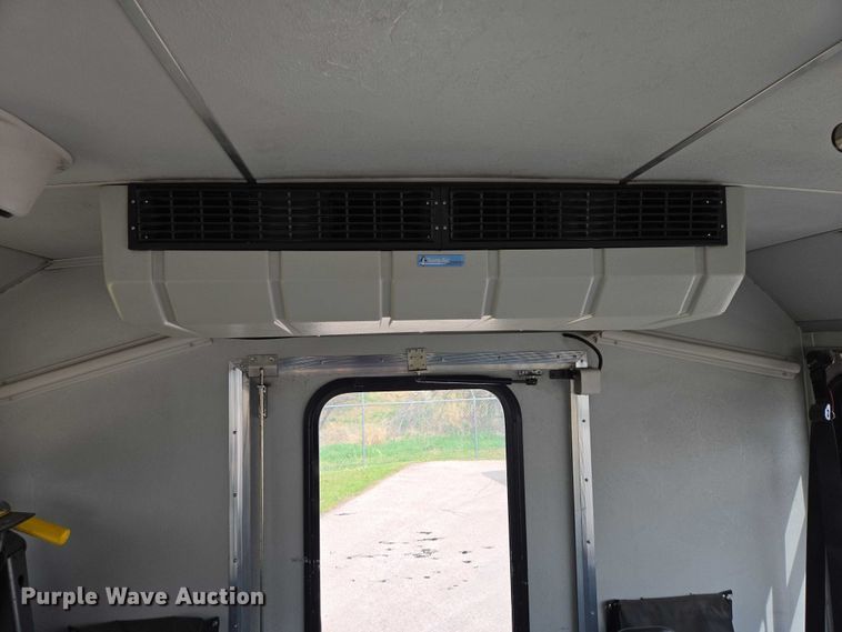 image for item ER1509 2008 GMC Glaval C4500 shuttle bus