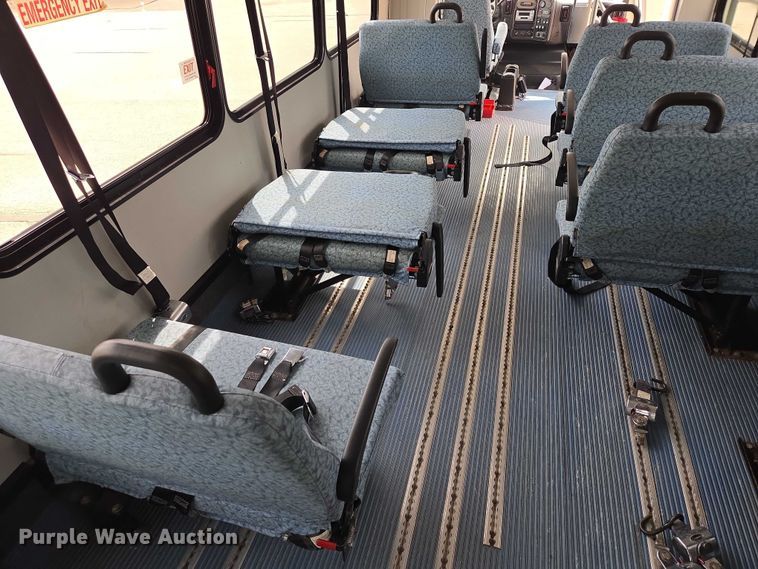 image for item ER1509 2008 GMC Glaval C4500 shuttle bus
