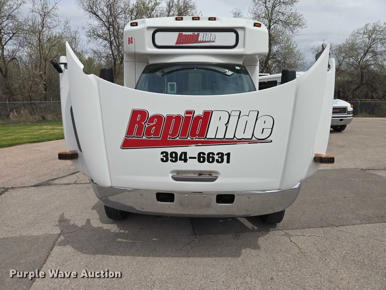 image for item ER1509 2008 GMC Glaval C4500 shuttle bus