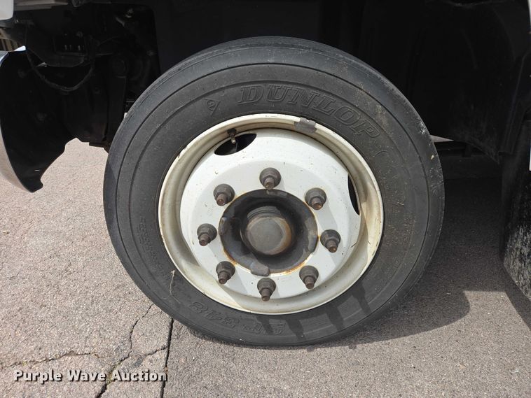 image for item ER1509 2008 GMC Glaval C4500 shuttle bus