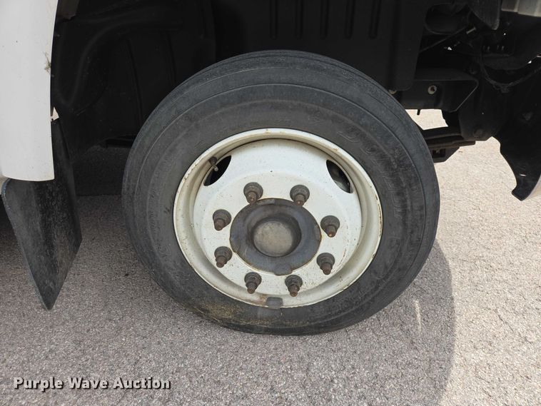 image for item ER1509 2008 GMC Glaval C4500 shuttle bus