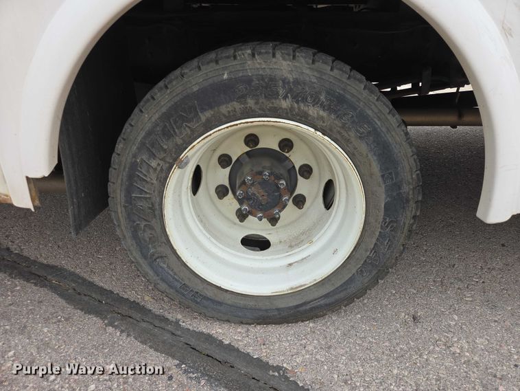 image for item ER1509 2008 GMC Glaval C4500 shuttle bus