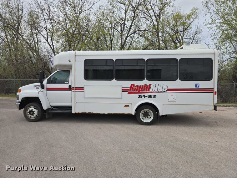 image for item ER1511 2008 GMC Glaval C4500 shuttle bus