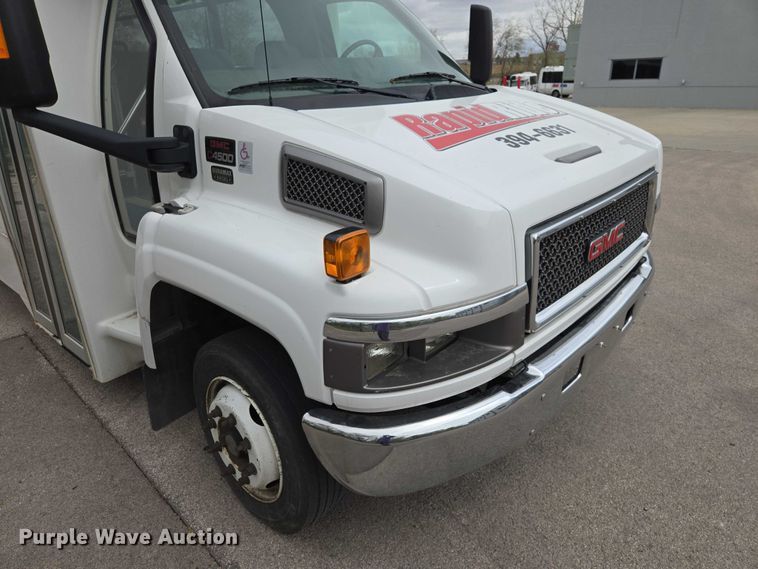 image for item ER1511 2008 GMC Glaval C4500 shuttle bus