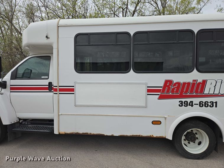 image for item ER1511 2008 GMC Glaval C4500 shuttle bus