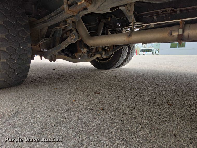 image for item ER1511 2008 GMC Glaval C4500 shuttle bus