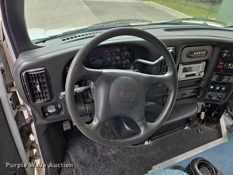 image for item ER1511 2008 GMC Glaval C4500 shuttle bus