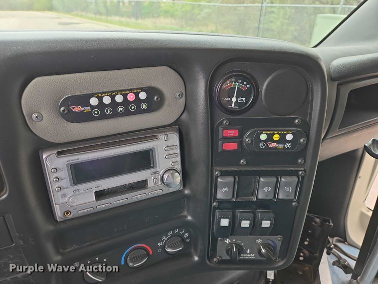 image for item ER1511 2008 GMC Glaval C4500 shuttle bus