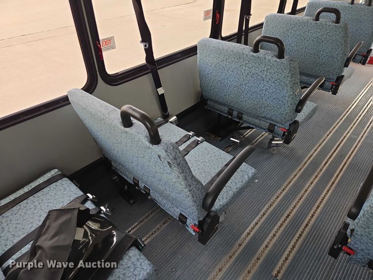 image for item ER1511 2008 GMC Glaval C4500 shuttle bus