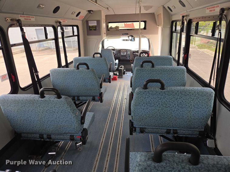 image for item ER1511 2008 GMC Glaval C4500 shuttle bus