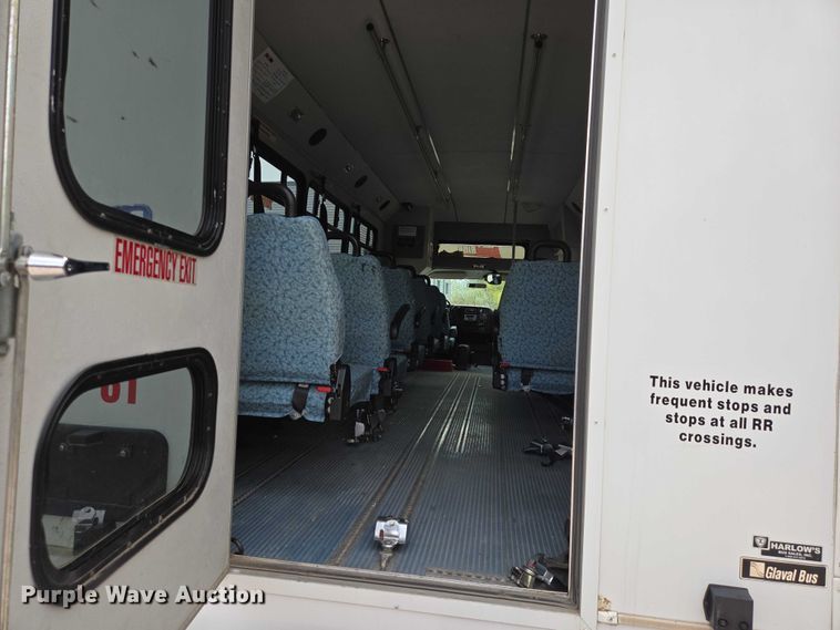 image for item ER1511 2008 GMC Glaval C4500 shuttle bus