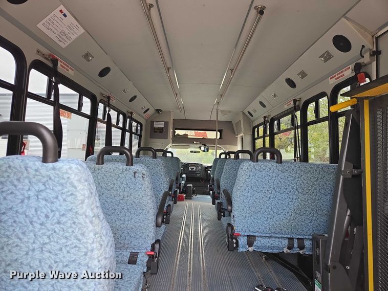 image for item ER1511 2008 GMC Glaval C4500 shuttle bus