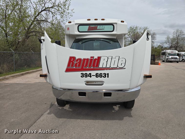image for item ER1511 2008 GMC Glaval C4500 shuttle bus