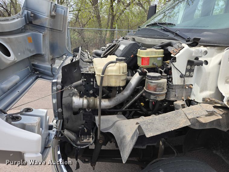 image for item ER1511 2008 GMC Glaval C4500 shuttle bus
