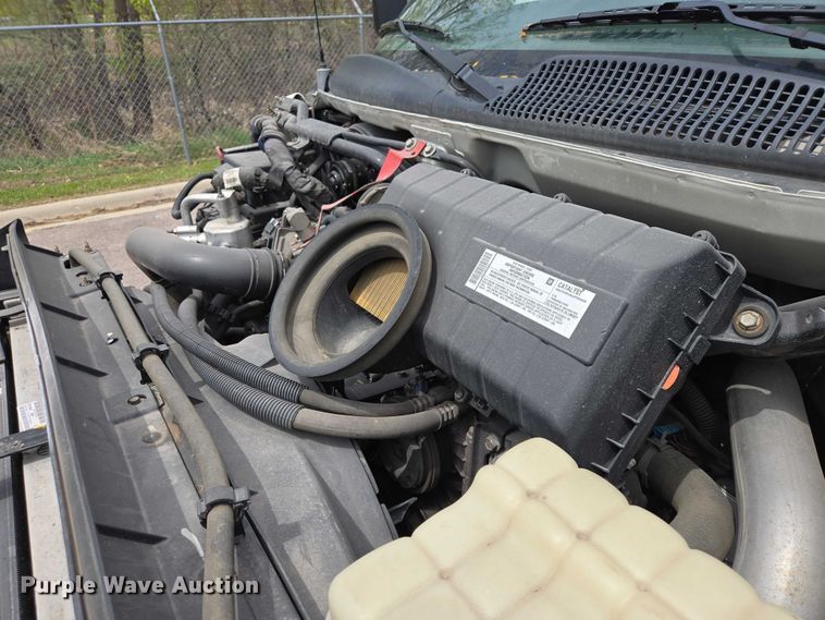 image for item ER1511 2008 GMC Glaval C4500 shuttle bus